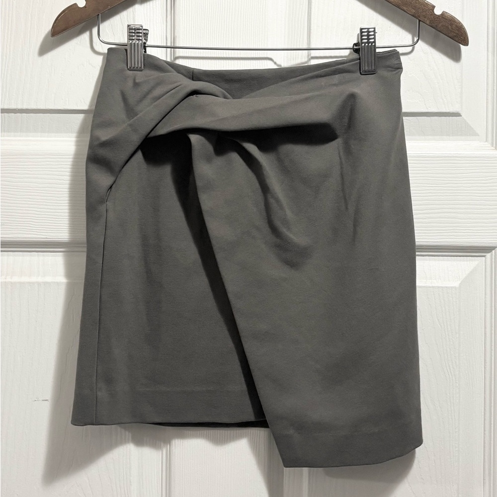 Aritzia Babaton Jethro Grey Faux Wrap Mini Skirt in Grey Size 00